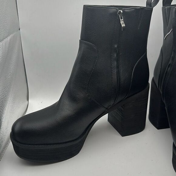 CUSHIONAIRE Women's platform block heel boot +Memory Foam 9.5 WIDE BLACK - Picture 7 of 7